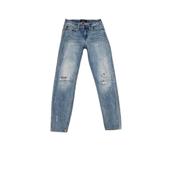 JUDY BLUE Mid-Rise Shredding Up My Life Relaxed Fit Jeans - Picture 2 of 7